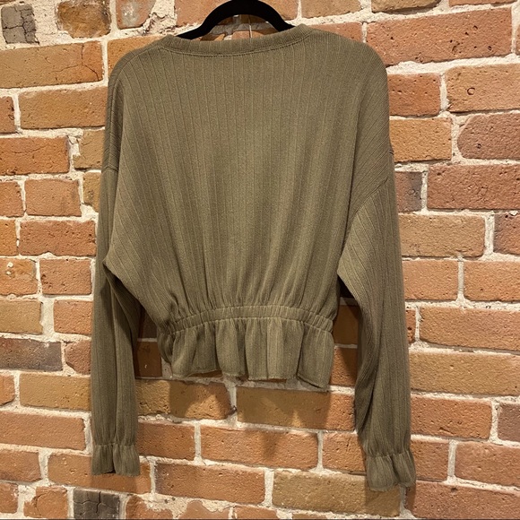 Zara Peplum Light Knit Sweater in Army Green - Picture 3 of 7